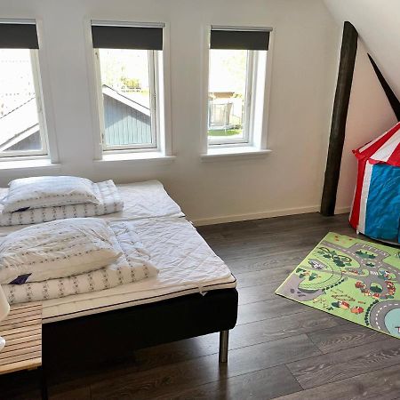 Hestkaer Family Rooms Гриннстед Экстерьер фото