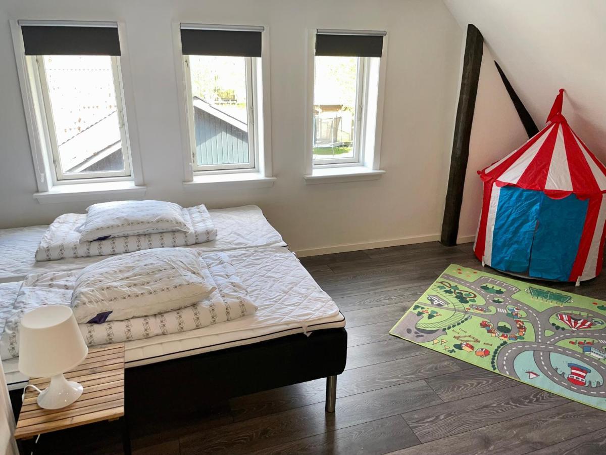 Hestkaer Family Rooms Гриннстед Экстерьер фото
