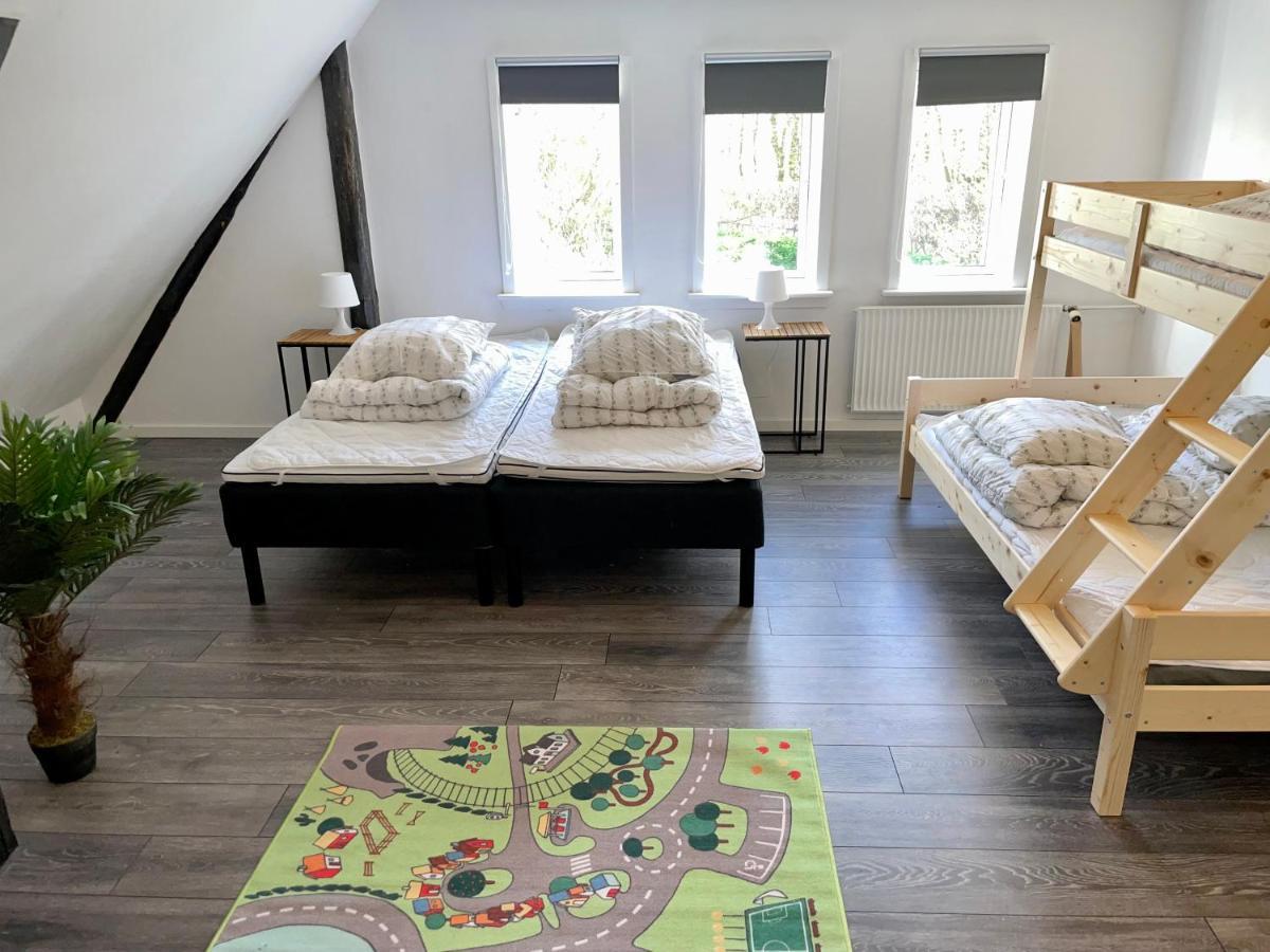 Hestkaer Family Rooms Гриннстед Экстерьер фото